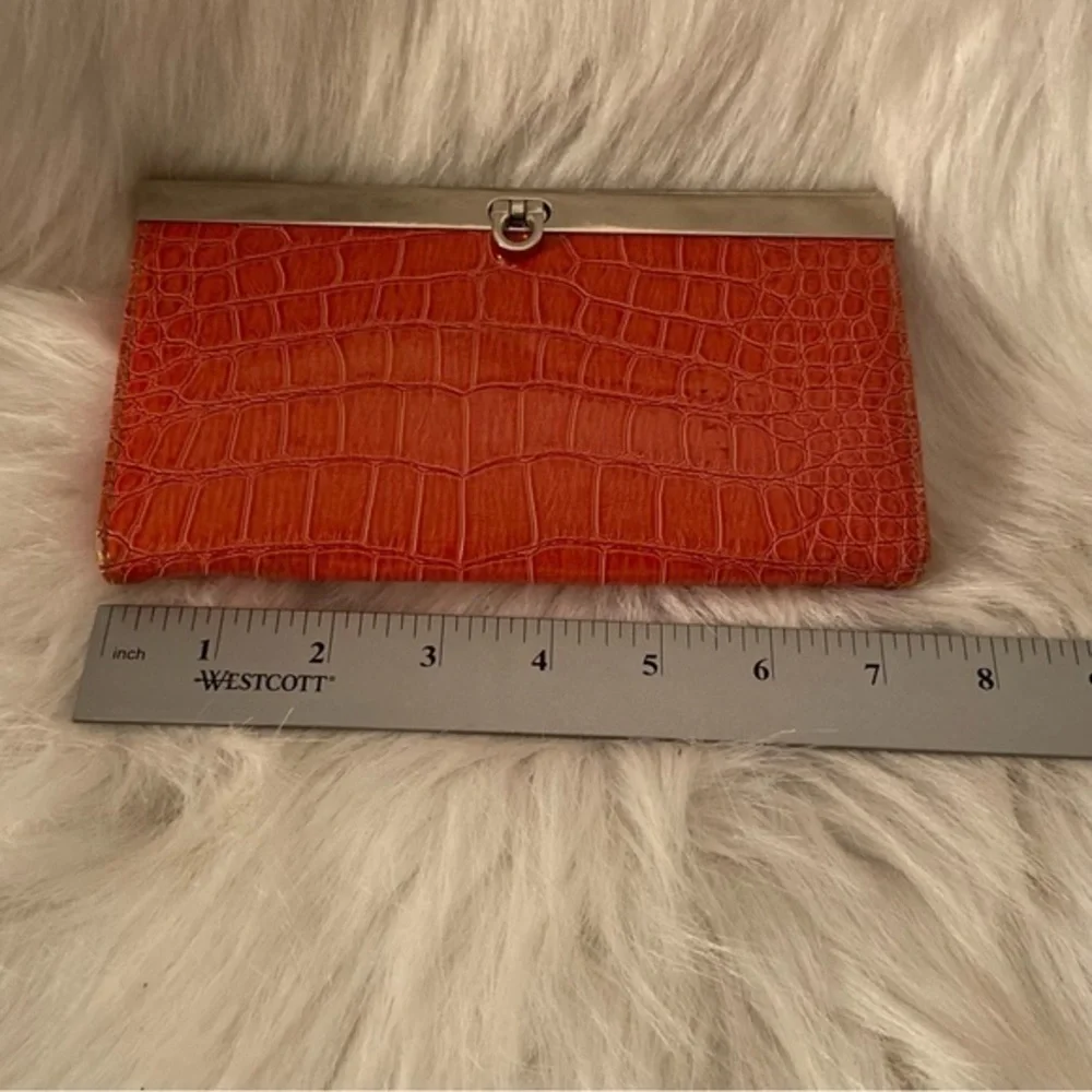 Wallet‎ Women’s Snap Closure Change Zip Pocket Inside Dividers